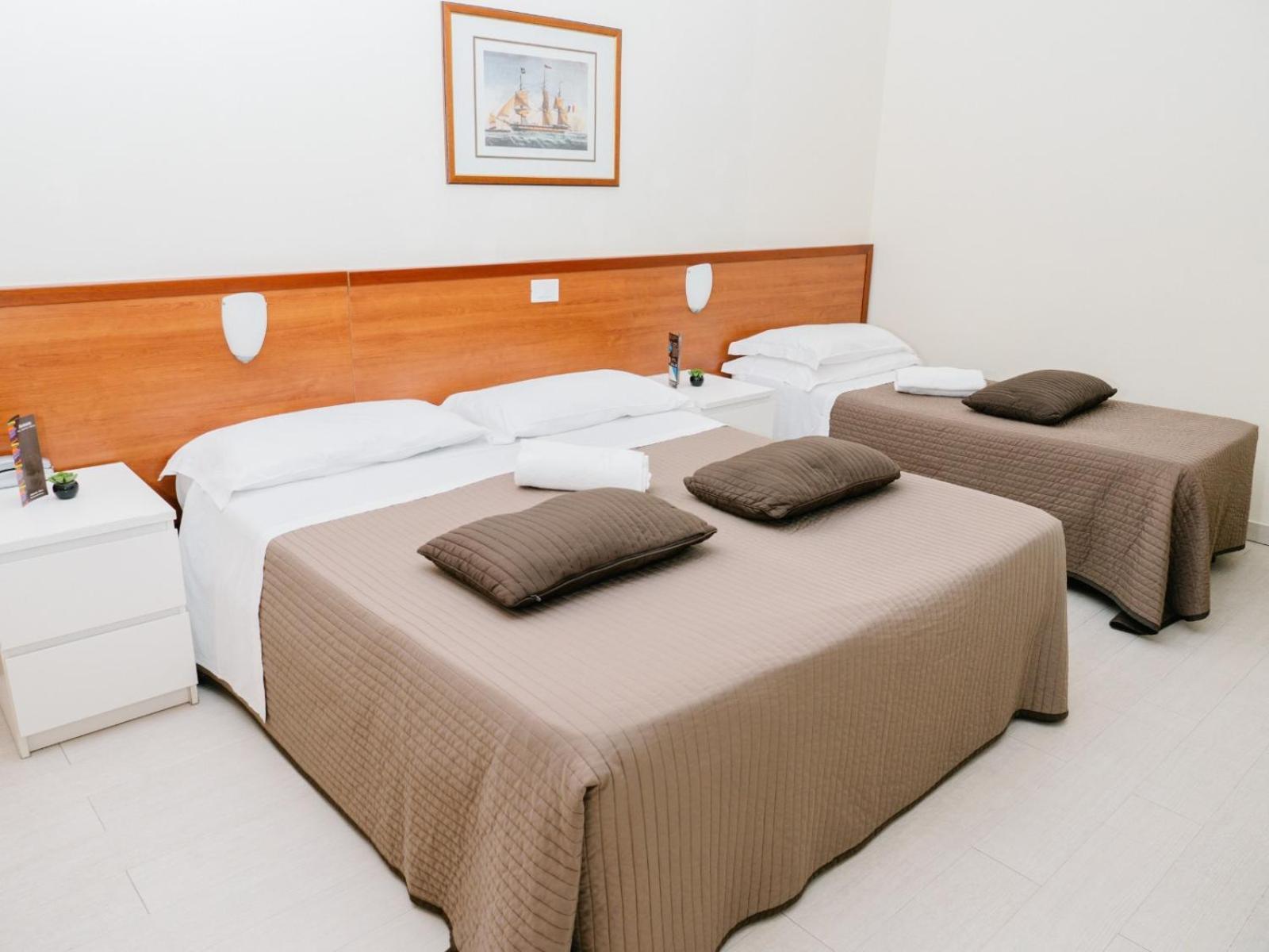 Hotel Antagos Montesilvano Bagian luar foto