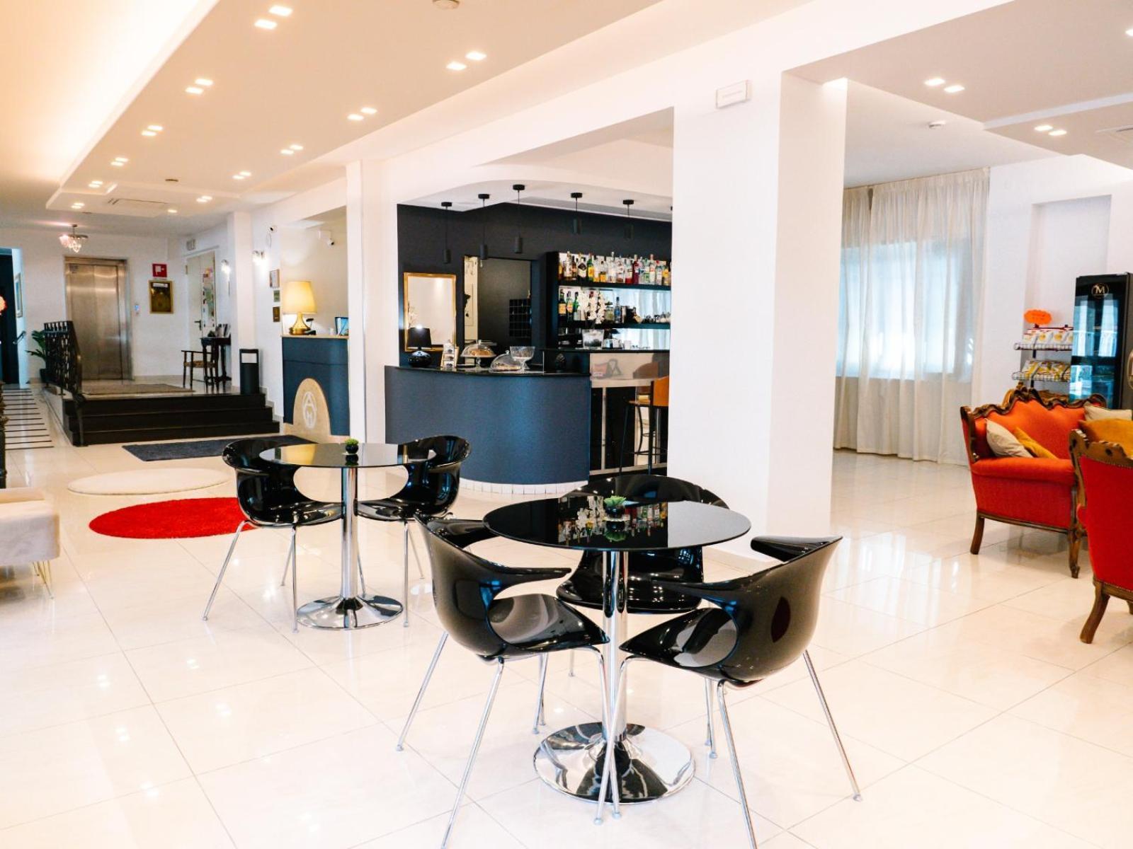 Hotel Antagos Montesilvano Bagian luar foto