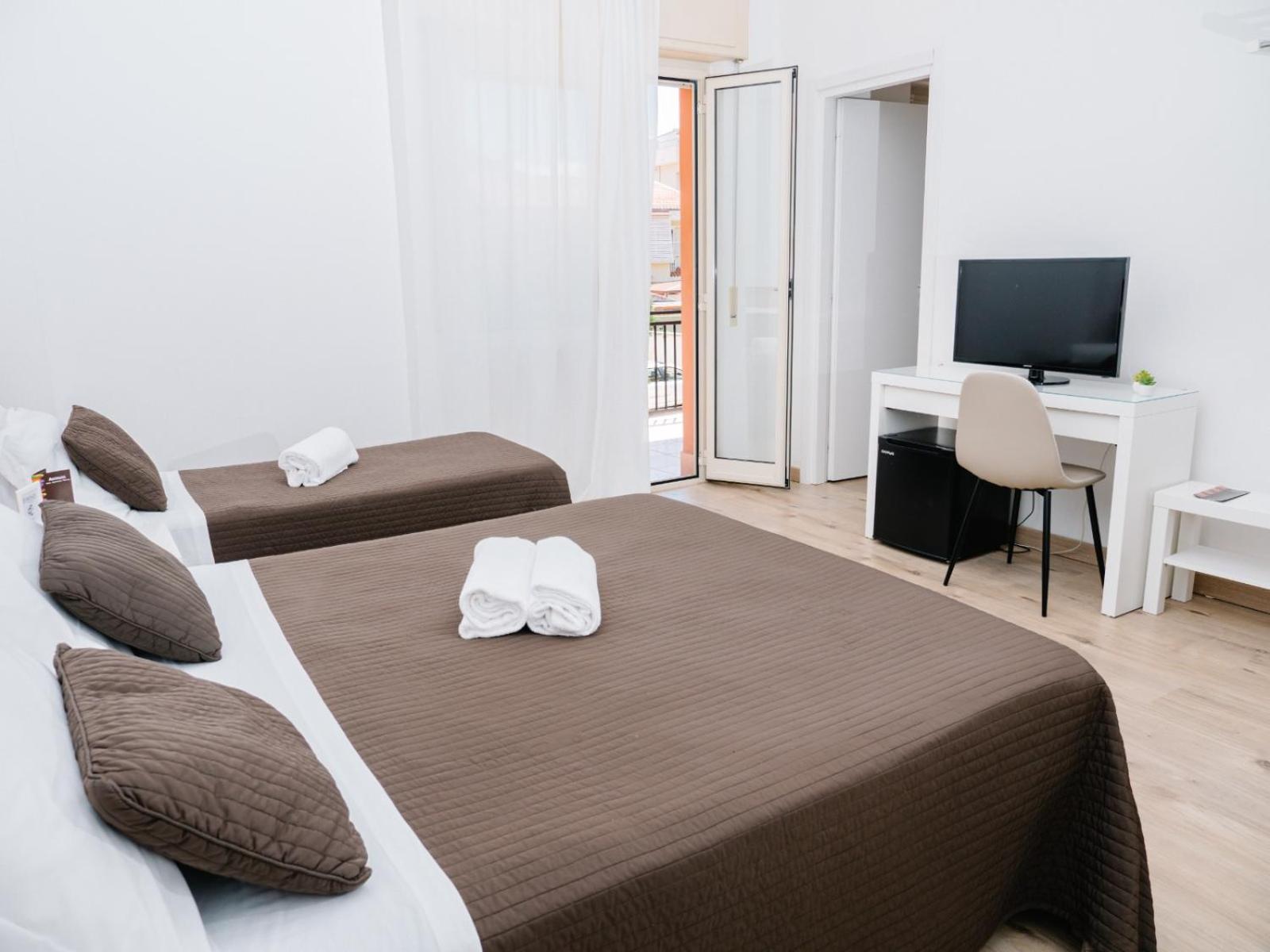 Hotel Antagos Montesilvano Bagian luar foto