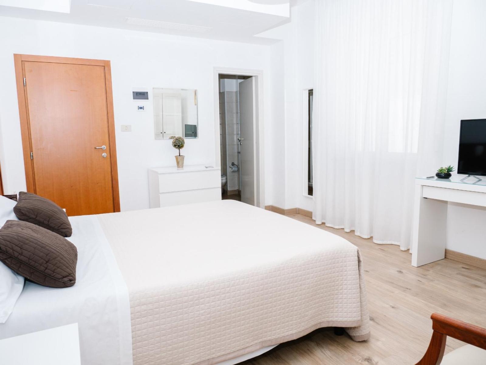 Hotel Antagos Montesilvano Bagian luar foto
