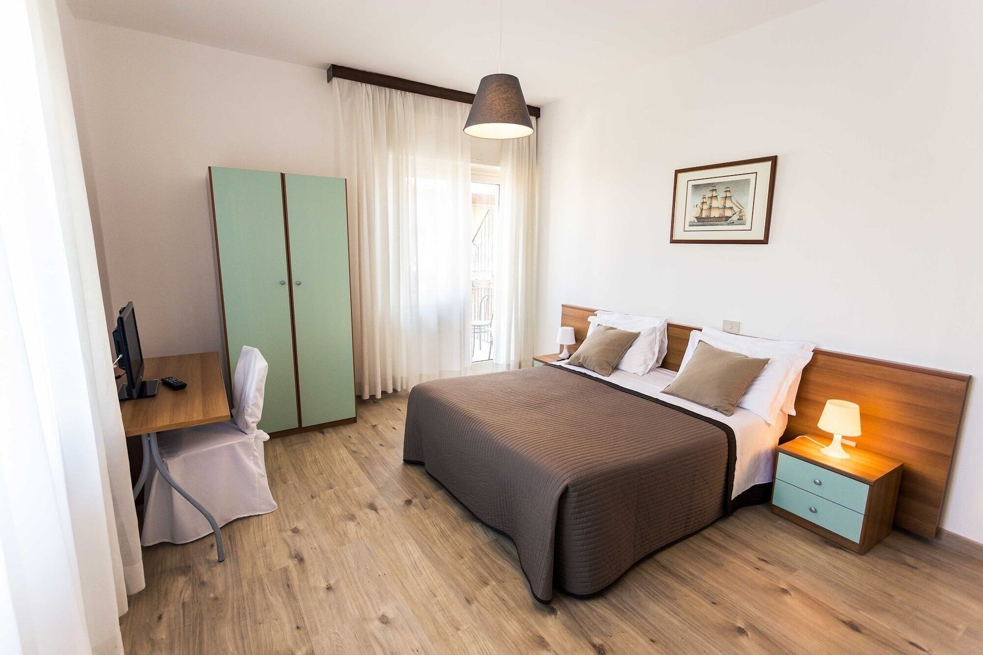 Hotel Antagos Montesilvano Bagian luar foto
